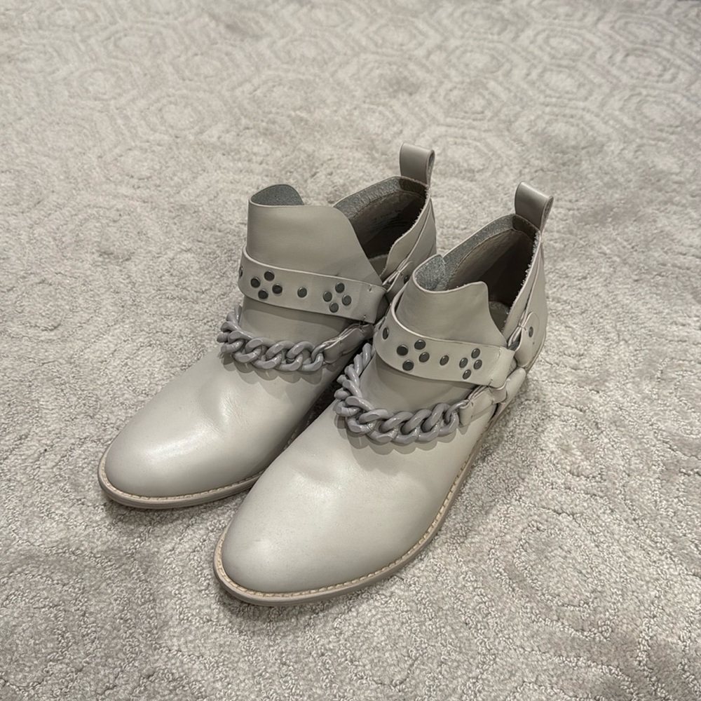 Kelsi Dagger Boots Size 10